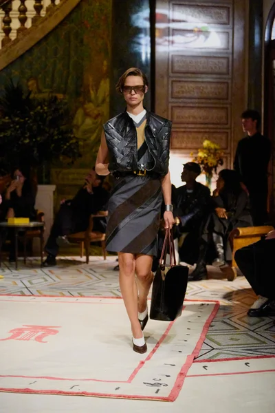 Look 45